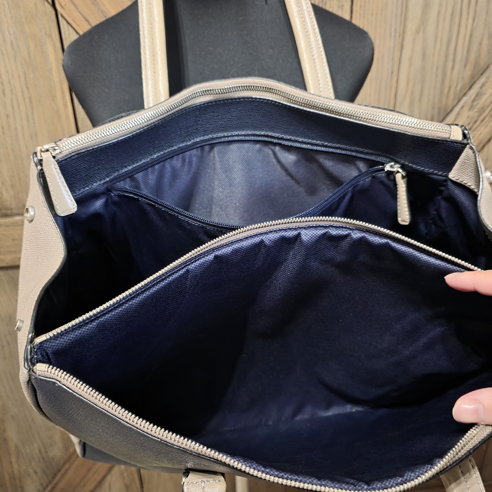 Tumi Pavia Travel Tote - Picture 5 of 12